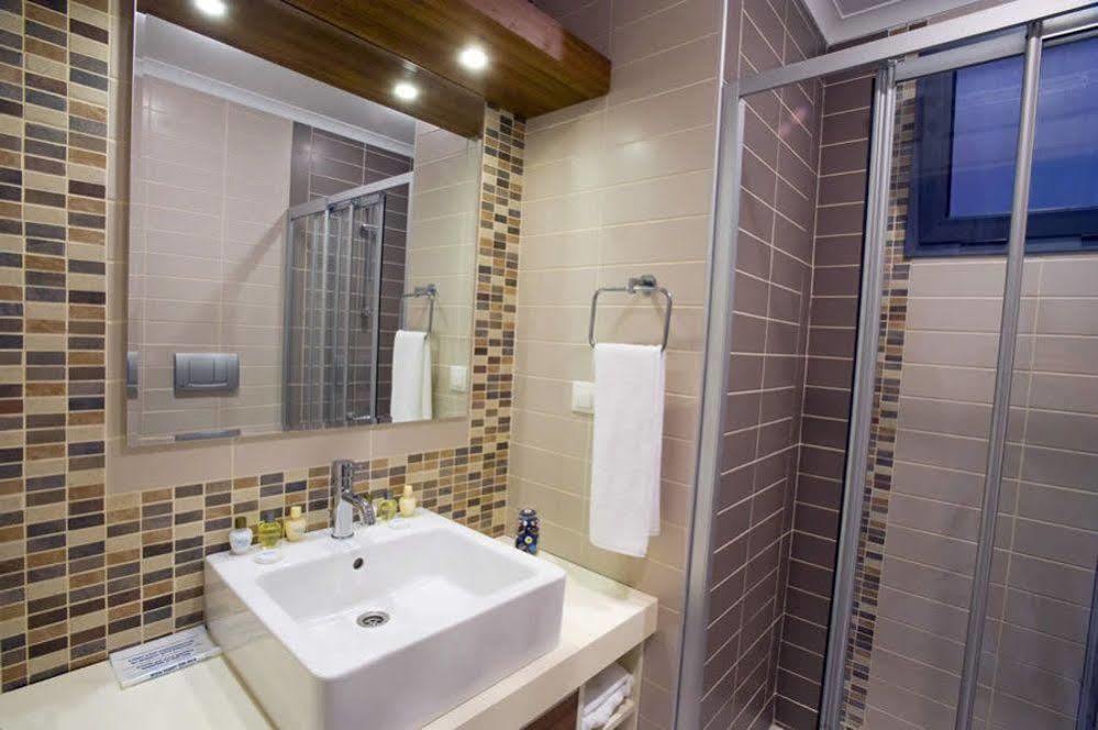 Kondo Suites Чешме Екстер'єр фото